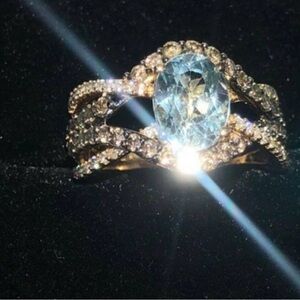 Elegant14 k Gold and diamonds Women's Ring
Princess Alexandra collection